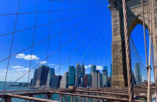 Widok z mostu Brooklińskiego na Manhattan